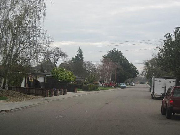 4th image of 2220 Portola Ave