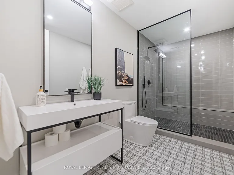 2057 Salvator Blvd — Photo 43