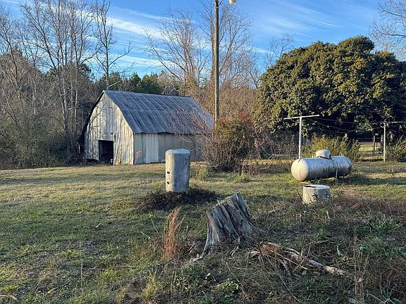 5th image of 1645 Hollinger Rd