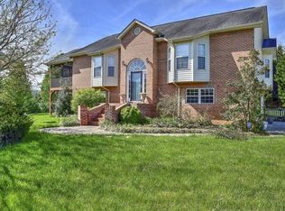 128 Old Mill Ct, Kingsport, TN 37664
