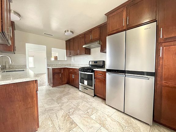 4th image of 4869 Marmion Way