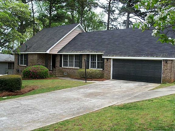 4th image of 1761 Fontaine Dr