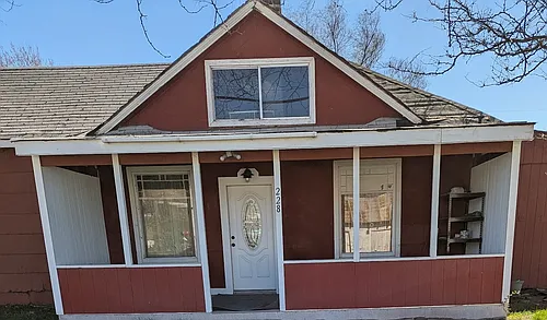 228 Sprague St Photo 1