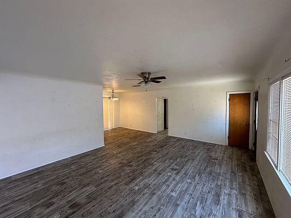 5th image of 704 Elma Dr