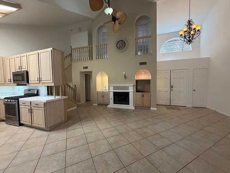 2911 Country Club Dr — Photo 6