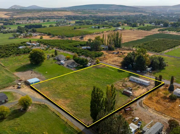 1404 E Frontier Pr NE, Benton City, WA 99320