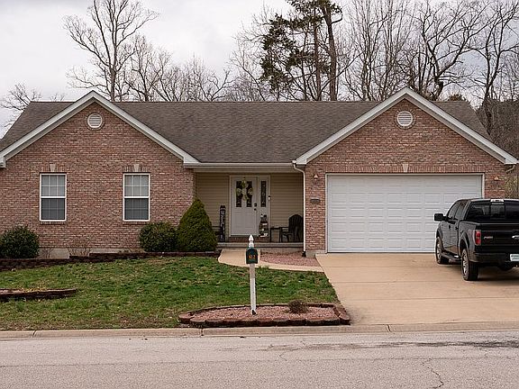 3rd image of 612 Lindsey Dr