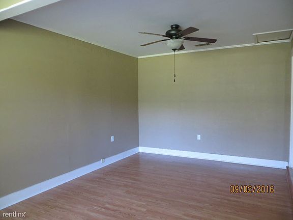 8 - Living Room (1024x768)