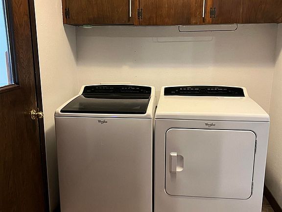 3rd image of 218 W Laguna Ave