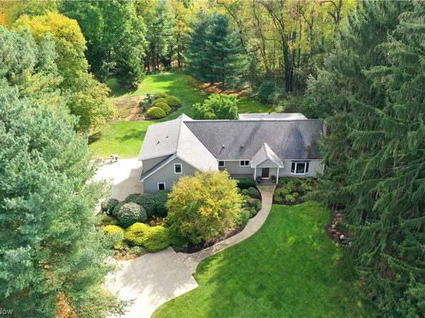 659 Lois Dr, Akron, OH 44333