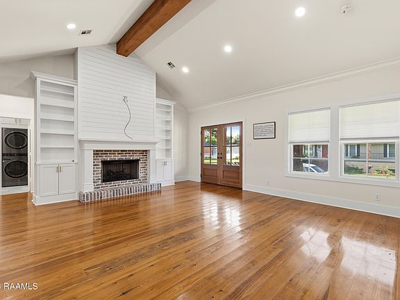 5th image of 508 W Laodis St