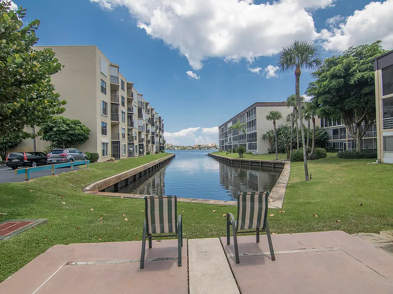 890 N Federal Hwy #412 — Photo 42