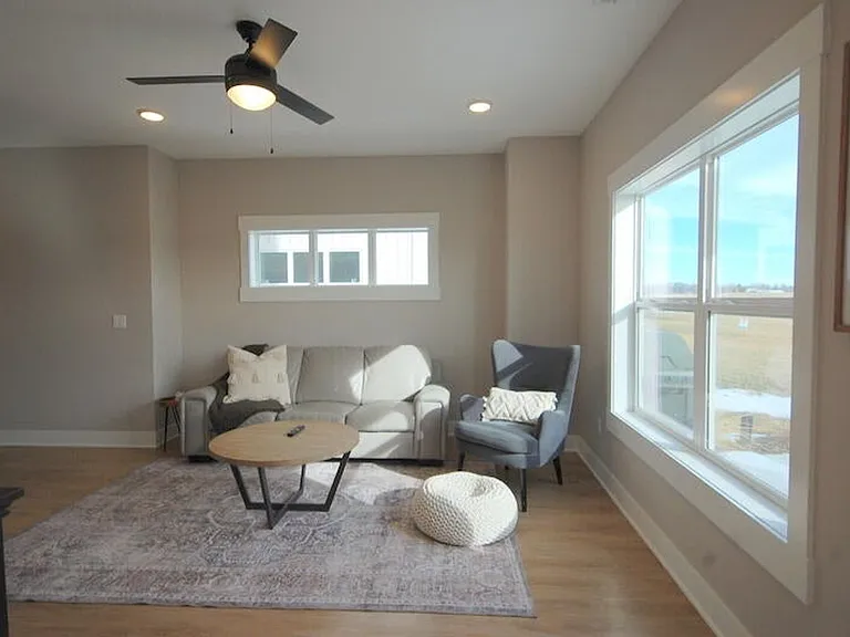 1218 S Linn St — Photo 6