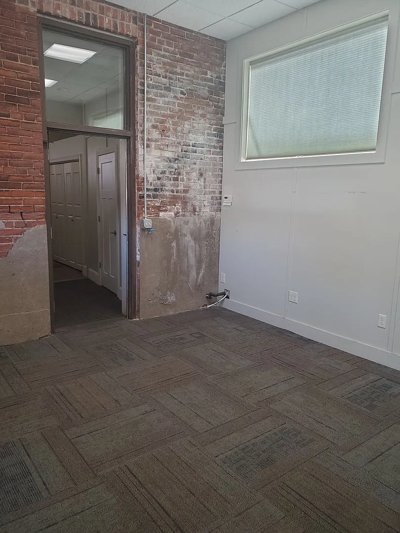 Awesome Downtown Moline Apartment Close to Arsenal — Photo 4