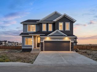94 E Bridgeport Lndg, Chestermere, AB T1X3E3