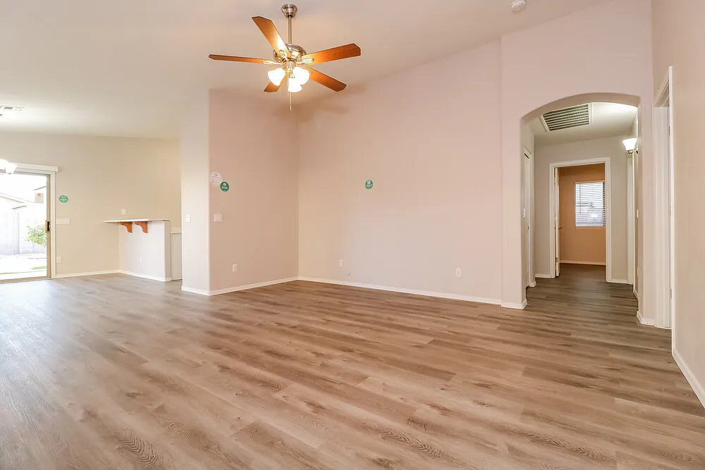 4 bed, 2.0 bath, 1538 sqft, $2,110 — Photo 4