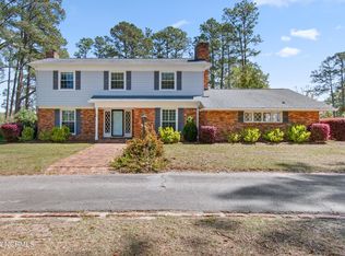 901 Dogwood Dr, Fairmont, NC 28340