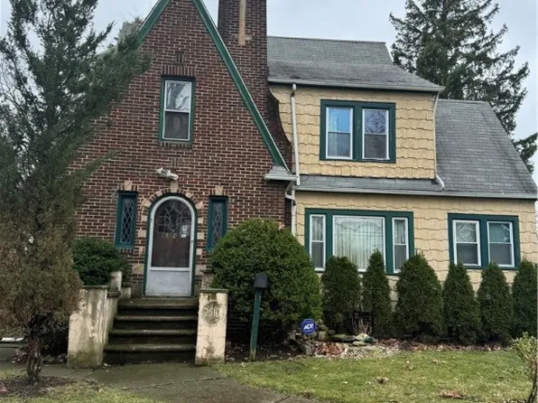 2910 Park Dr, Lorain, OH 44052