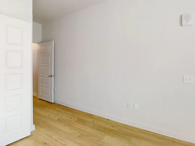 Park South — Photo 160