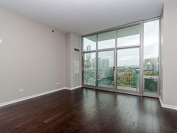3rd image of 1600 S Indiana Ave Unit 707