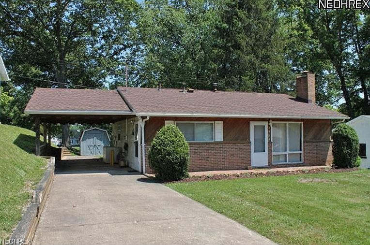 1st image of 2424 Moorewood Dr