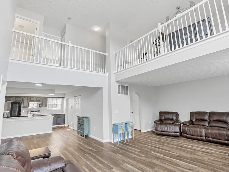920 Sara Ct #920 — Photo 16