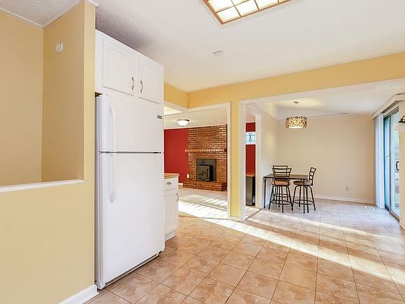5th image of 9511 McGee St