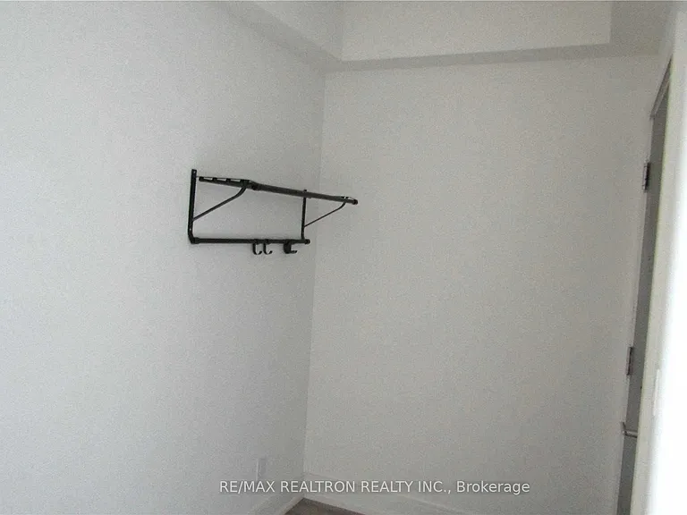 9608 Yonge St #1506 — Photo 11