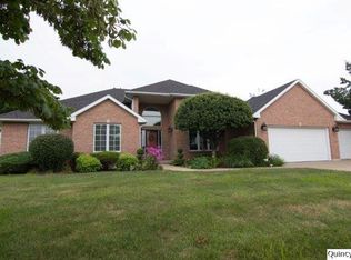 4417 Hampton Ln, Quincy, IL 62305