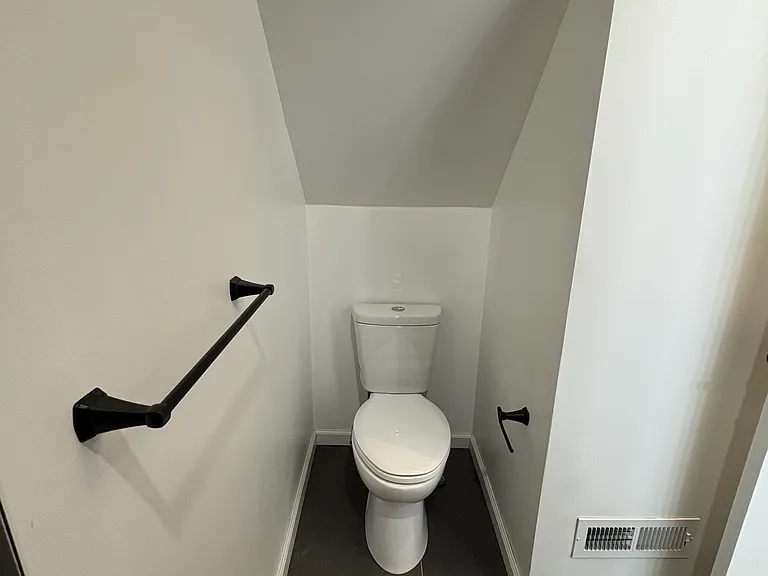 24 Jefferson St #A — Photo 8