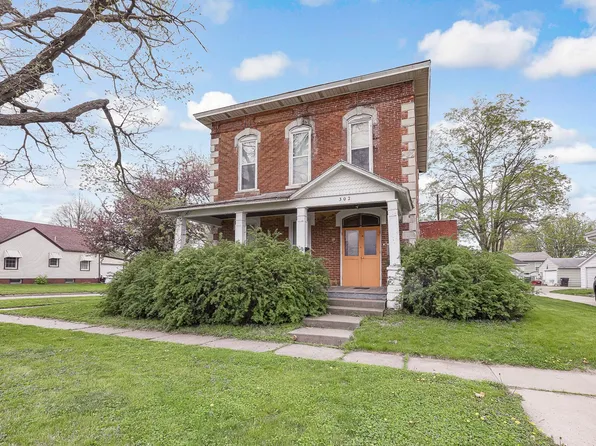 302 W Main St, Knoxville, IA 50138