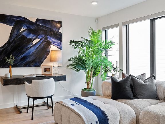 5th image of 1624 Larkin St APT 3