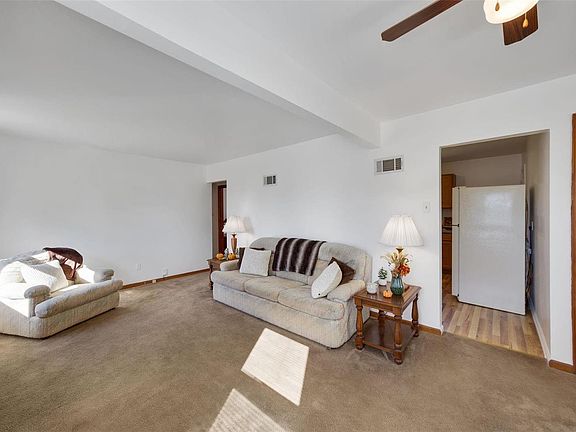 3rd image of 9527 Miriam Ave