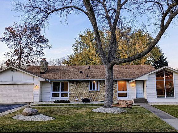 3rd image of 1124 Aspen Dr #4