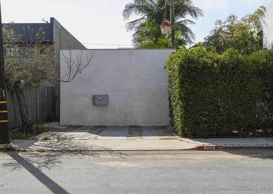 1st image of 137 Arena St