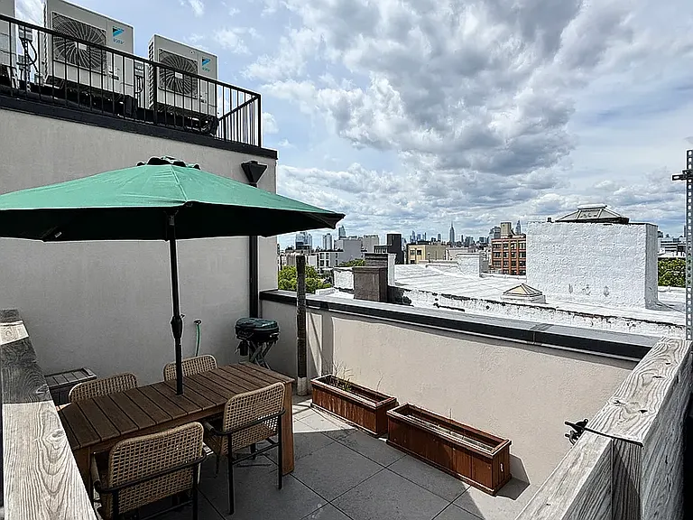 532 Lorimer St #2A — Photo 8