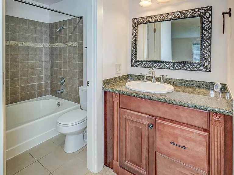 10306 NE 16th St #P4 — Photo 14