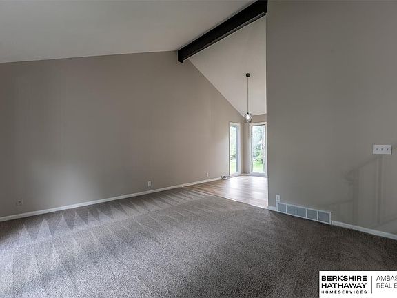 5th image of 12127 Erskine Cir