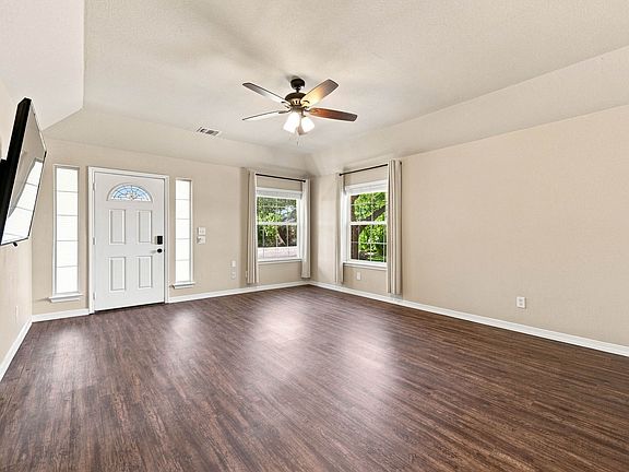4th image of 11707 Jarvis Dr