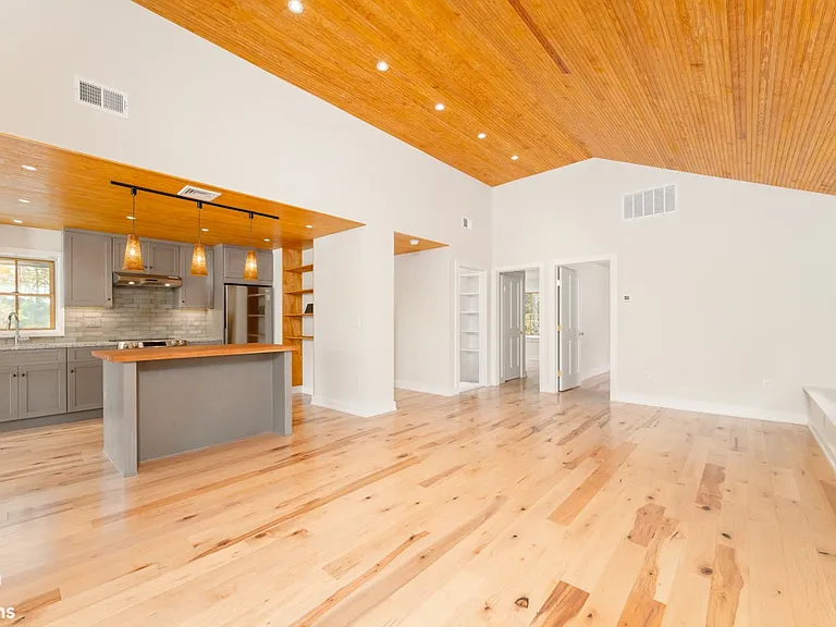 232 W Shore Dr — Photo 20