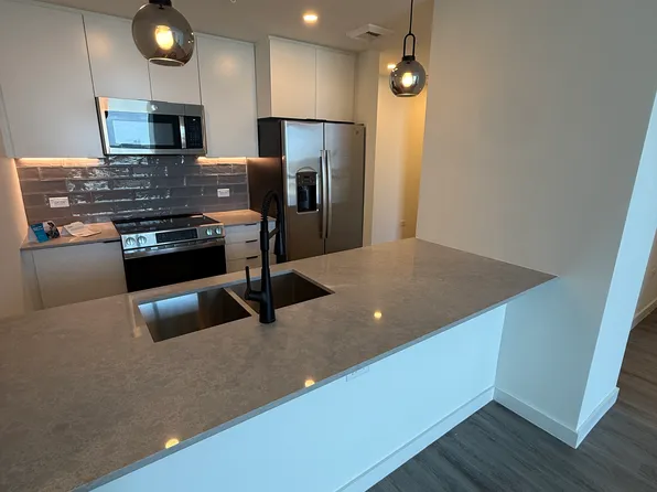 90 NW 31st St, Miami, FL