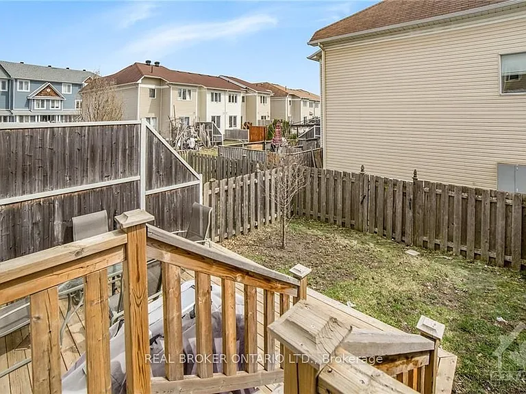 222 Meadowbreeze Dr — Photo 23