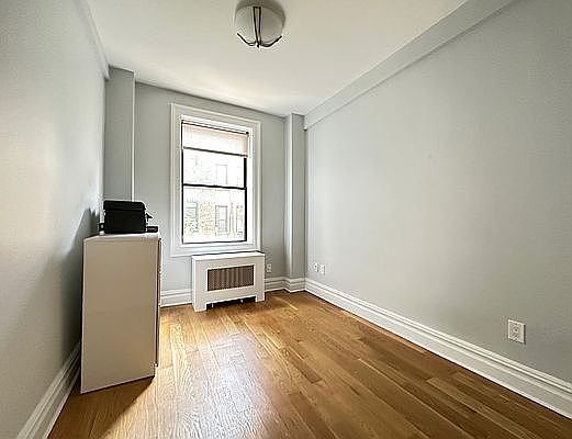 4th image of 310 W 85th St APT 2D