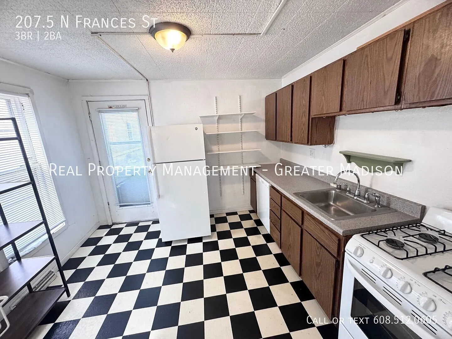 Spacious 3-Bedroom Home in the Heart of Downtown Madison! — Photo 4
