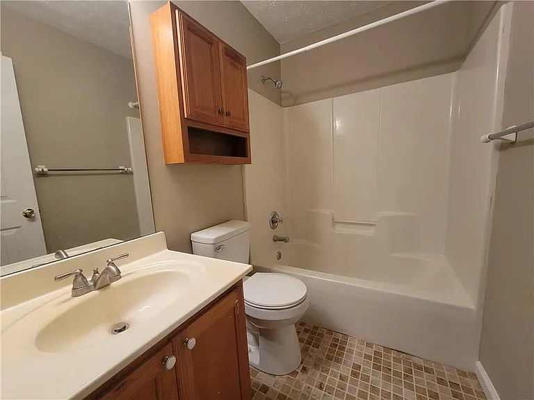 1325 Heatherton Rd — Photo 27