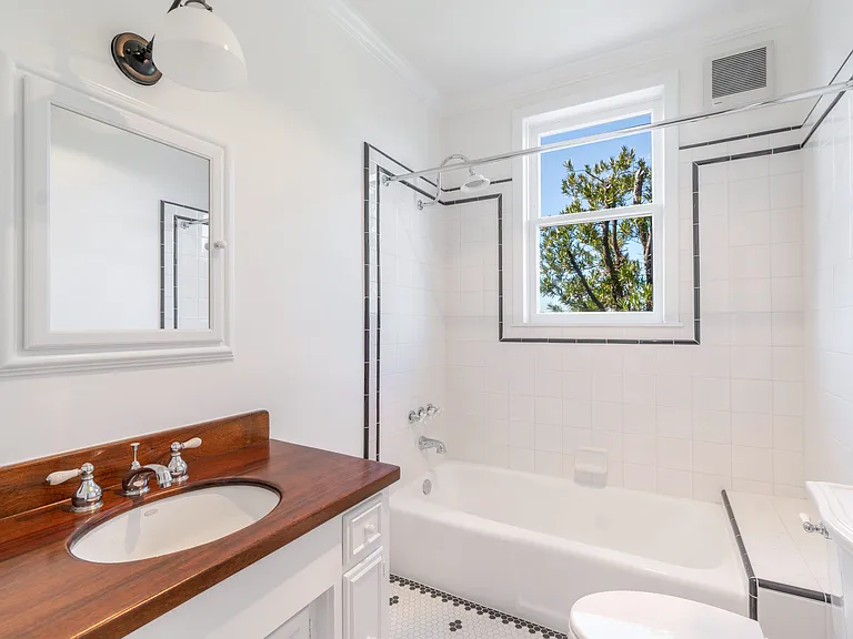 Apartment No. 6 bathroom.