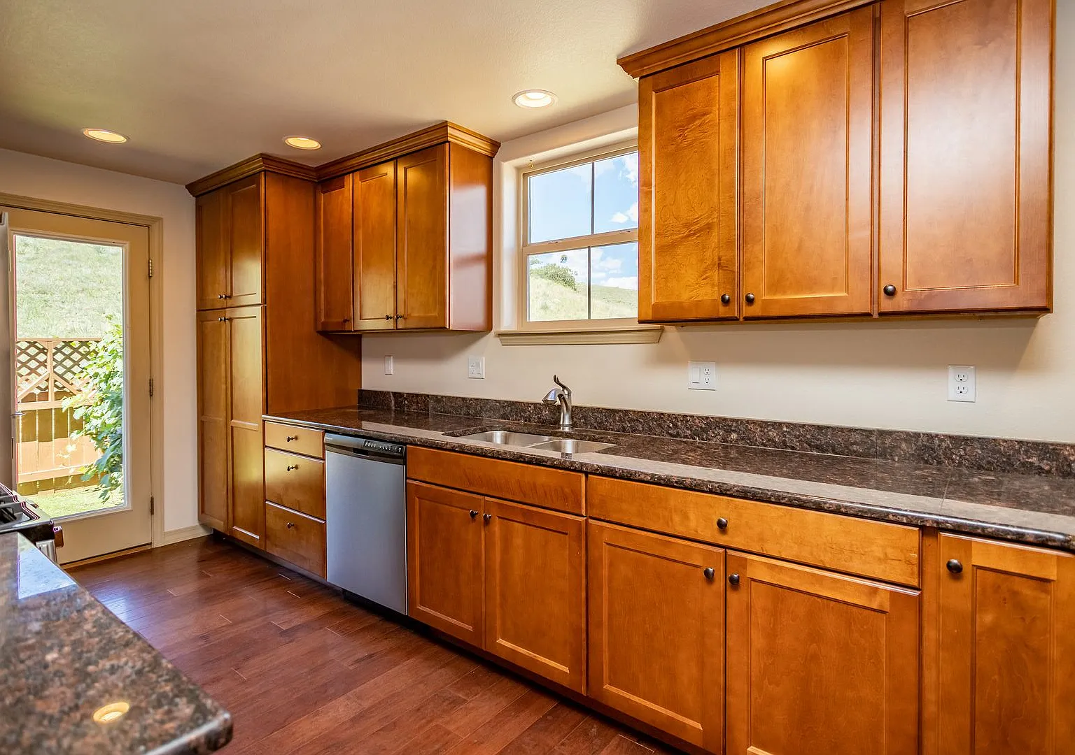 Mountain Shadows Gated Townhome with Mountain & Open Space Views!! — Photo 3