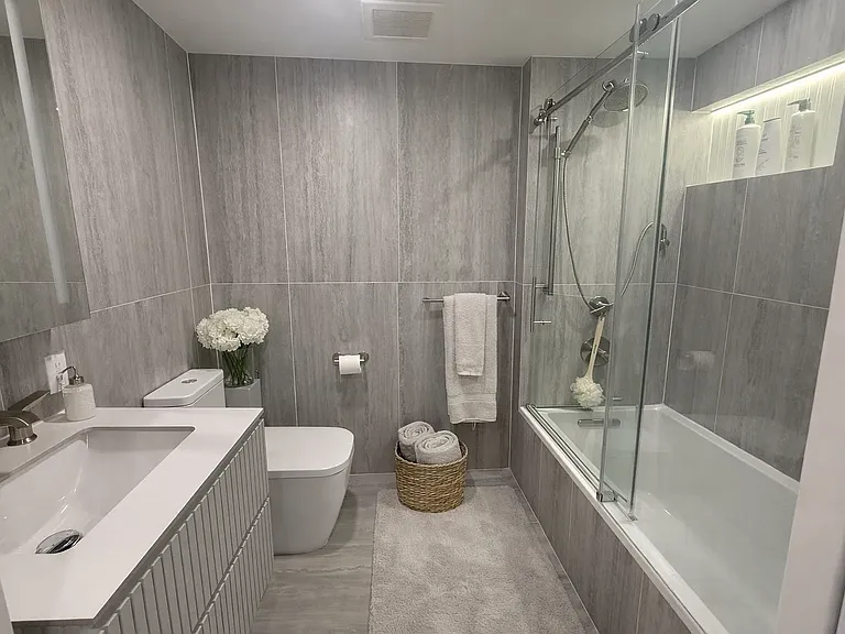 350 W 44th St #Penthouse 3 — Photo 10