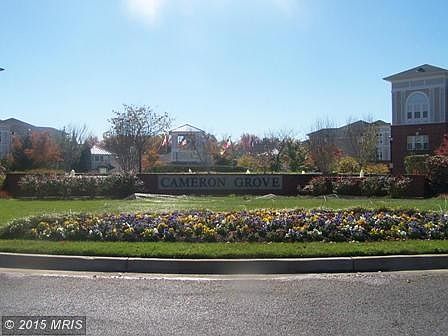 Cameron Grove Entrance