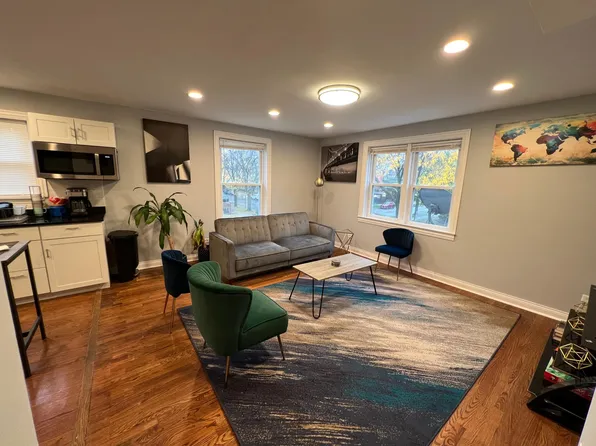 5946 W Washington Blvd #2E, Chicago, IL 60644